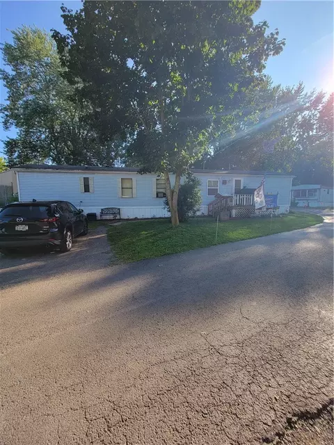 570 Quaker Rd, Macedon, NY 14502