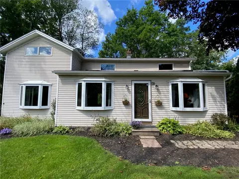 4926 Upper Holley Rd, Holley, NY 14470