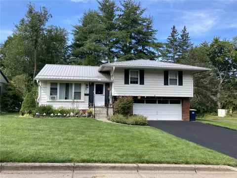 10 Hatfield Ave, Sidney, NY 13838