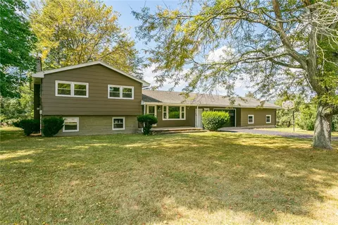8166 S Main St, Springwater, NY 14560