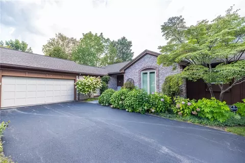 36 Tobey Brk, Pittsford, NY 14534