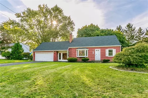 987 Jackson Rd, Webster, NY 14580