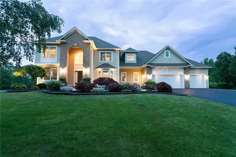 1806 Trellis Cir, Webster, NY 14580