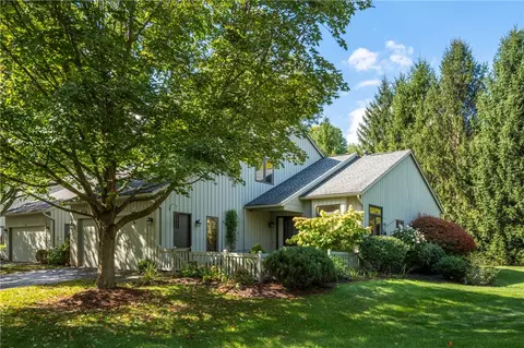 5 Hill Creek Rd, Rochester, NY 14625