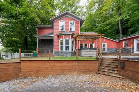 28 South Ave, Warsaw, NY 14569