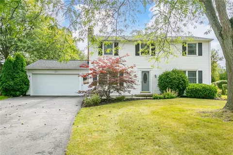 6 Jeffrey Cir, Perinton, NY 14450