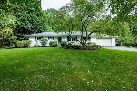 56 Kurt Rd, Perinton, NY 14534