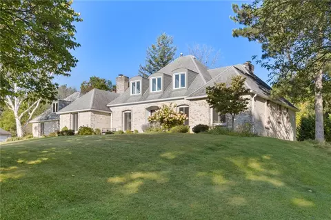 16 Le Pere Dr, Pittsford, NY 14534
