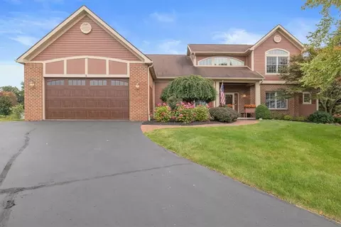 3 Moraine Pt, Victor, NY 14564