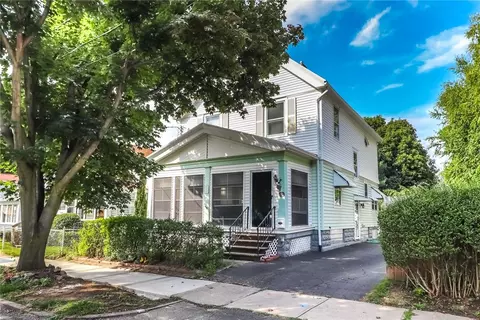 22 Leroy St, Rochester, NY 14612