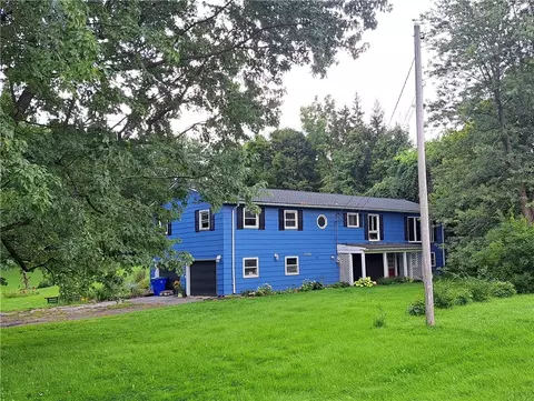 17306 4th Section Rd, Holley, NY 14470
