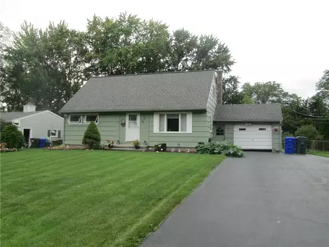 39 Grenadier Rd E, Wheatland, NY 14546