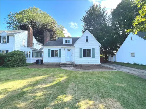 47 Hedgegarth Dr, Irondequoit, NY 14617