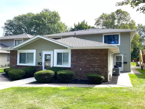 132 Milrace Dr, East Rochester, NY 14445