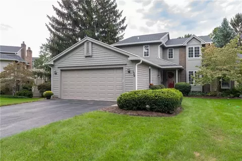 129 Wood Creek Dr, Pittsford, NY 14534