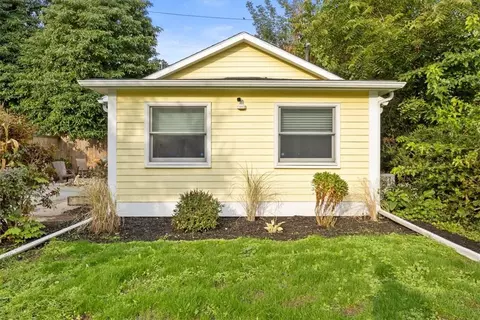 106 Cragg Rd, Greece, NY 14616