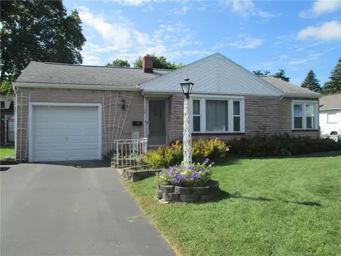 122 Newfield Dr, Greece, NY 14616