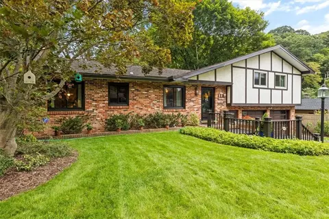 118 Burrows Hills Dr, Rochester, NY 14625