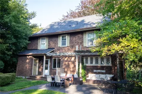 13 Cherry St, Lyons, NY 14489