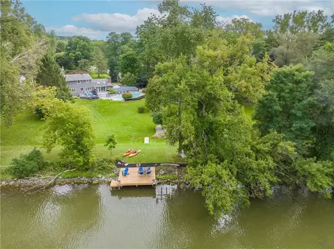 22 Old Post Rd, Perinton, NY 14450