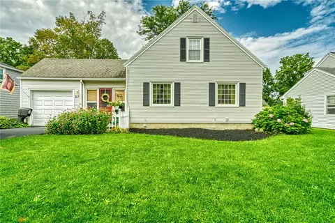 27 Sherwood Ave, Webster, NY 14580