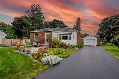 434 Barry Rd, Irondequoit, NY 14617