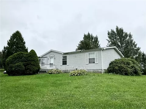 6050 N Glen Haven Rd, Niles, NY 13118