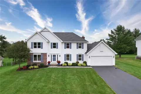 4 Silver Fox Dr, Fairport, NY 14450