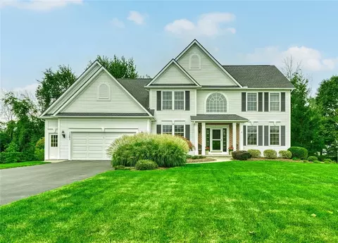 1281 Thistleberry Ln, Webster, NY 14580