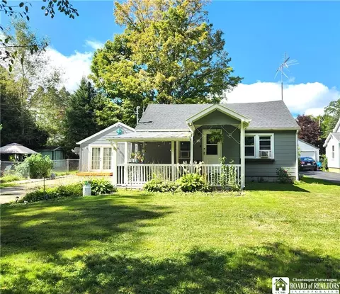 256 Hillcrest Ave, Busti, NY 14750
