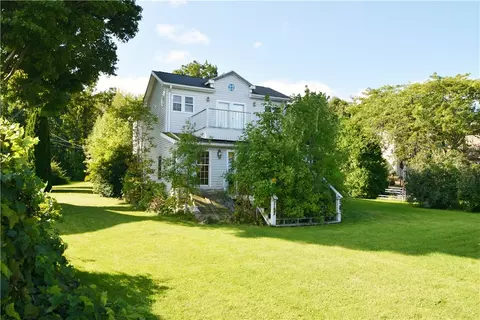 475 North Dr, Greece, NY 14612