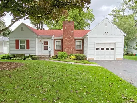 114 Penarrow Rd, Rochester, NY 14618