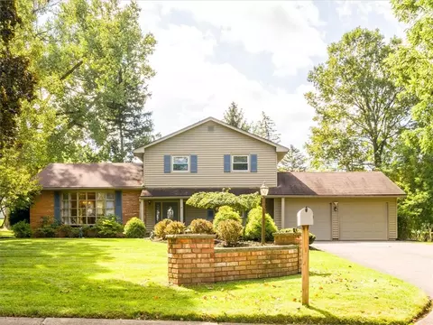 105 Clearview Dr, Penfield, NY 14526
