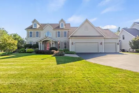 20 Whitespire Ln, Webster, NY 14580