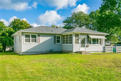 323 Liberty Ave, Irondequoit, NY 14622