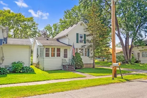 21 Gibson St, Bergen, NY 14416