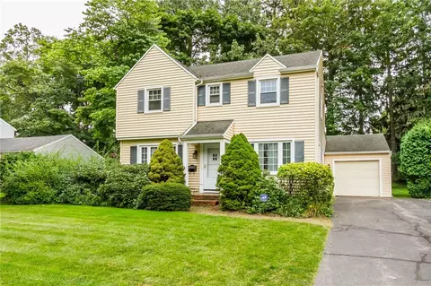 57 Pinecrest Dr, Irondequoit, NY 14617