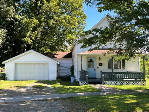 92 Seneca St, Wellsville, NY 14895