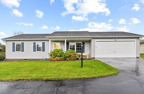 62 Juliet Cres #PVT, Greece, NY 14612
