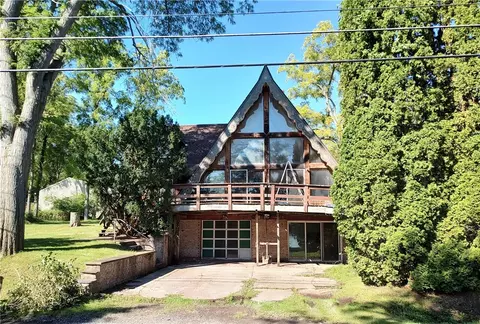 2478 Lower Lake Rd, Seneca Falls, NY 13148