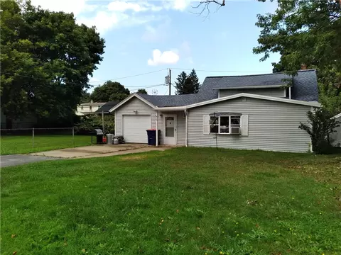 62 Worcester Rd, Greece, NY 14616