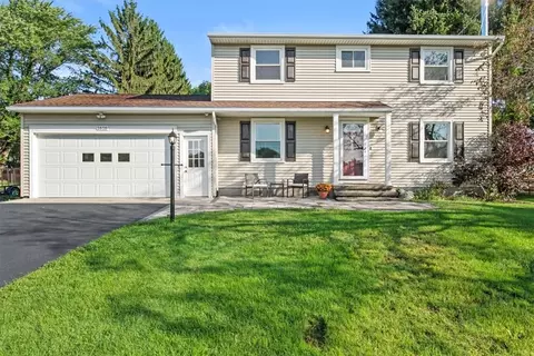 1616 Plank Rd, Webster, NY 14580