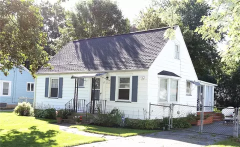 67 Jordan Ave, Gates, NY 14606