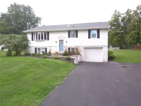 1185 Canandaigua Rd, Palmyra, NY 14522