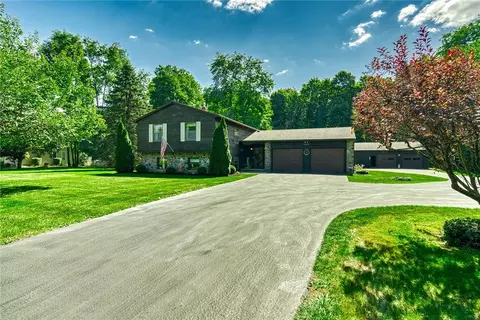 1804 Plank Rd, Walworth, NY 14568