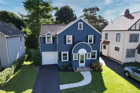 84 Torrington Dr, Rochester, NY 14618