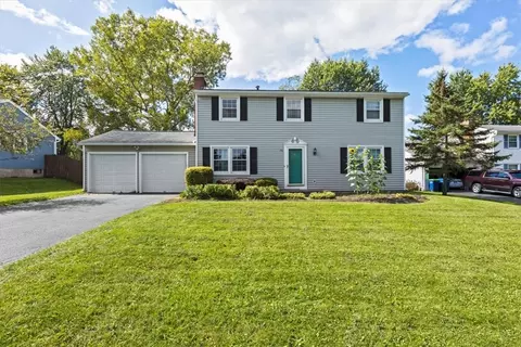 74 Squirrels Heath Rd, Perinton, NY 14450