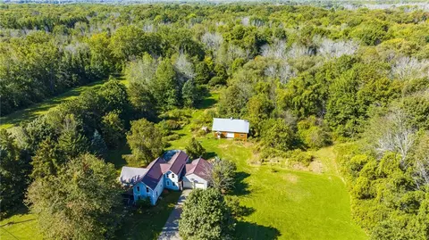 6647 Lakeside Rd, Ontario, NY 14519