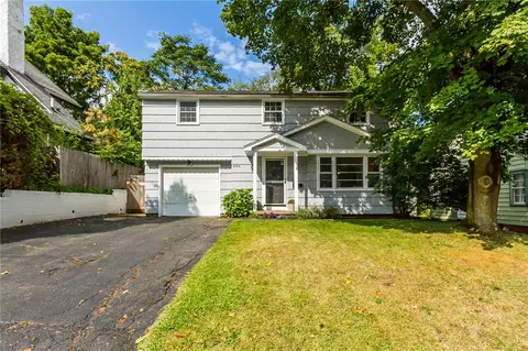 496 Tarrington Rd, Irondequoit, NY 14609