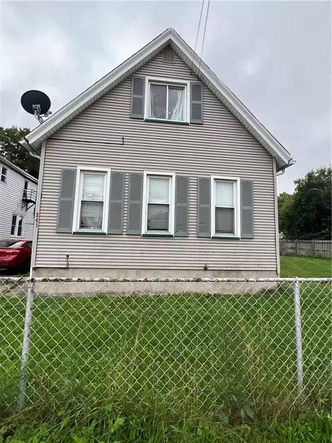 241 Bay St, Rochester, NY 14605